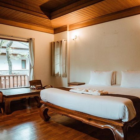 Tak Andaman Resort & Hotel Exterior photo