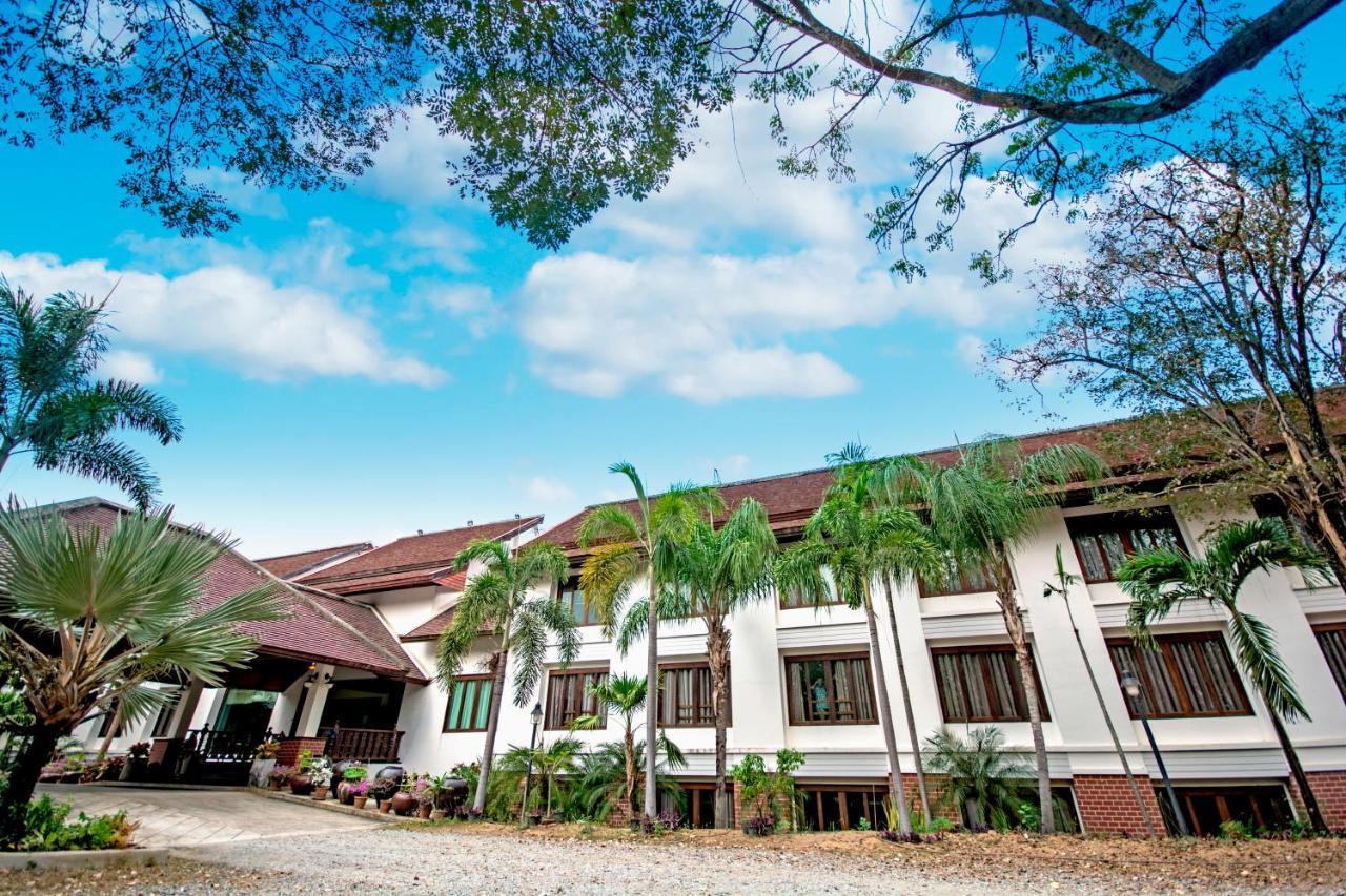 Tak Andaman Resort & Hotel Exterior photo