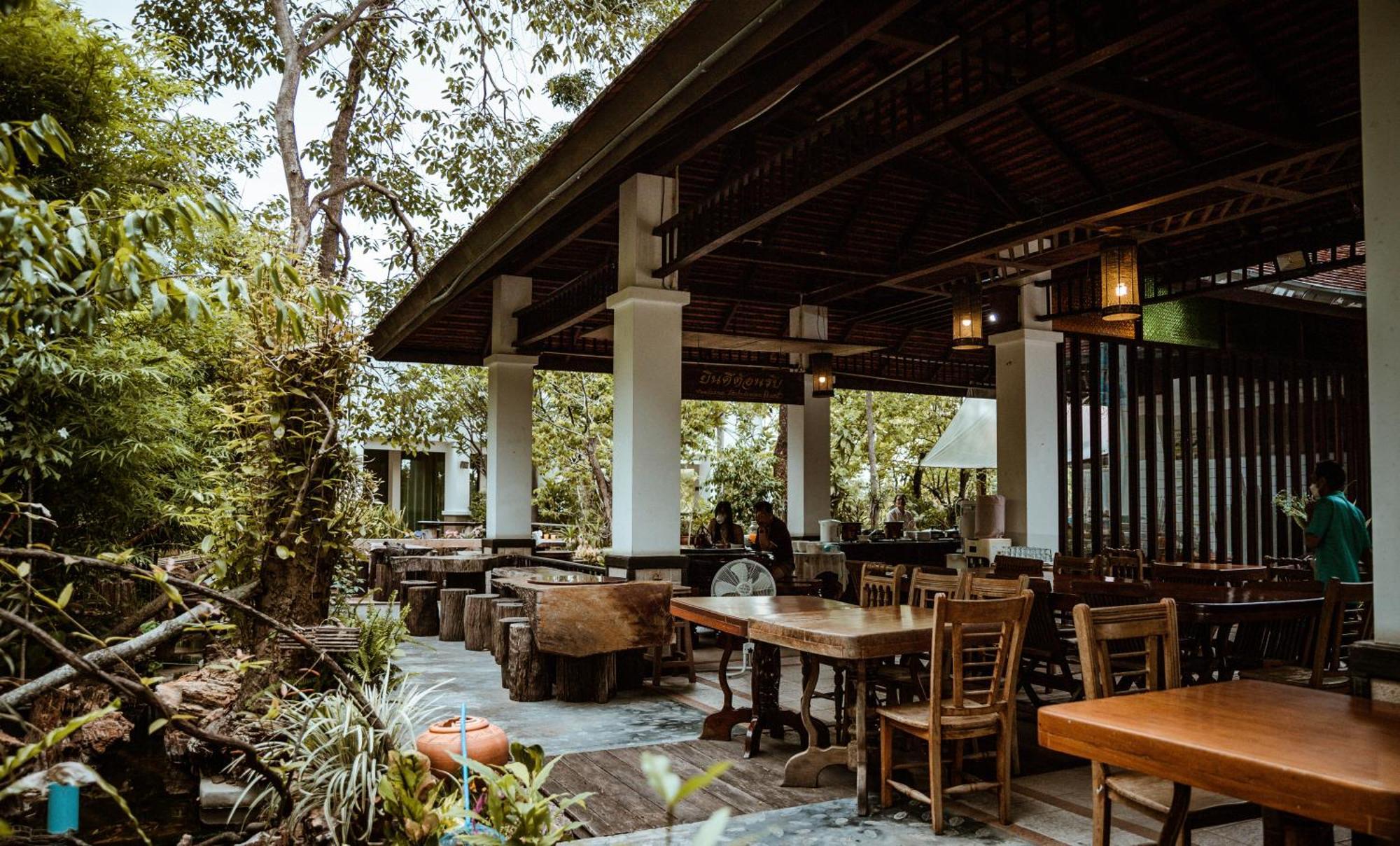 Tak Andaman Resort & Hotel Exterior photo