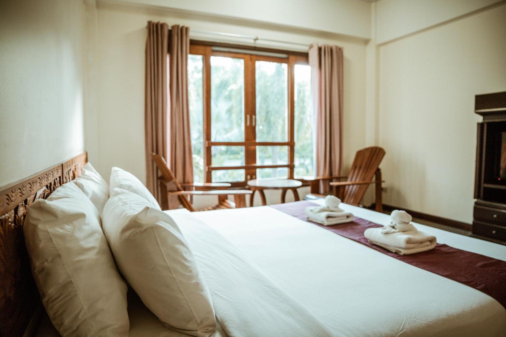 Tak Andaman Resort & Hotel Exterior photo