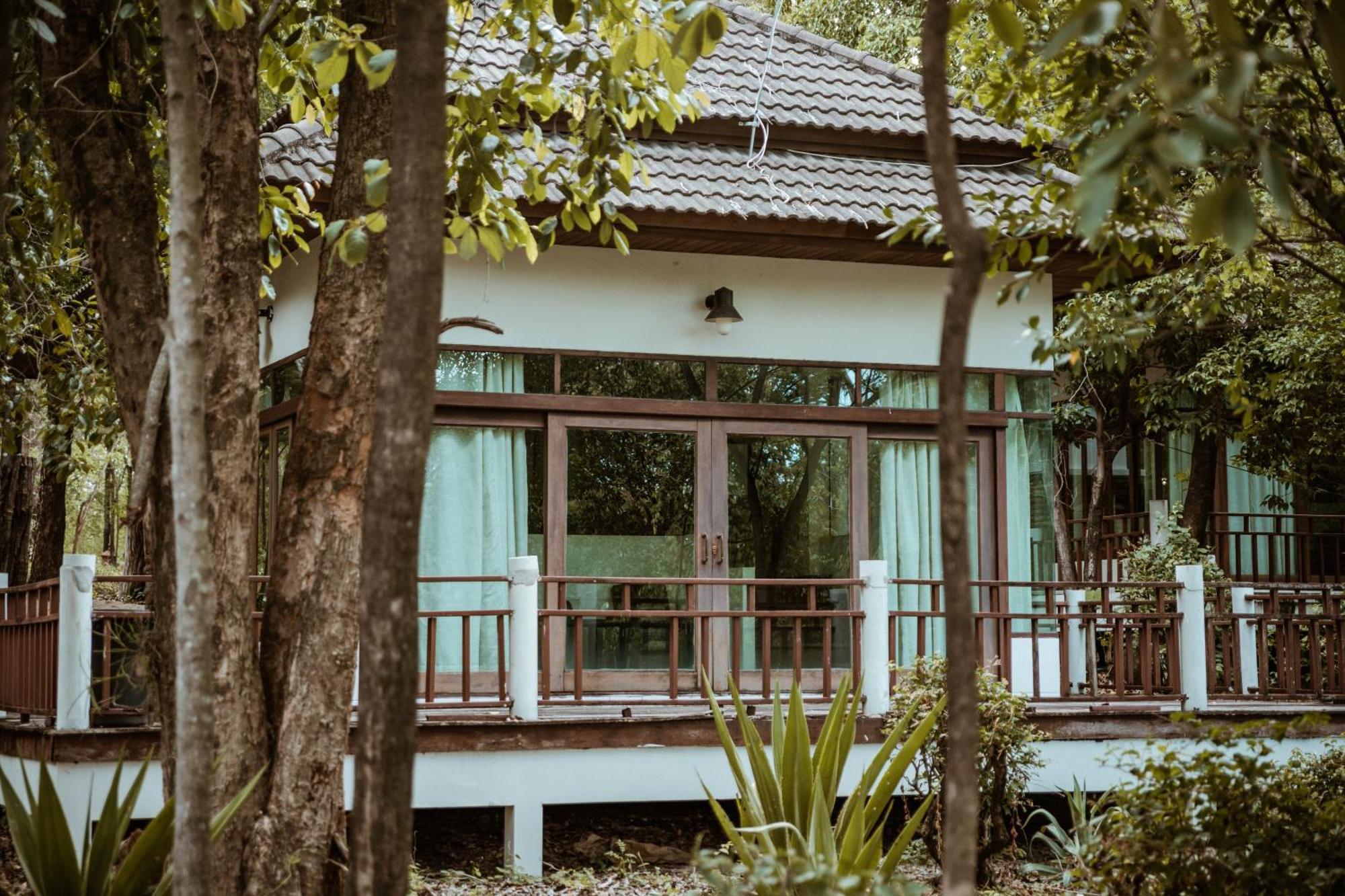 Tak Andaman Resort & Hotel Exterior photo