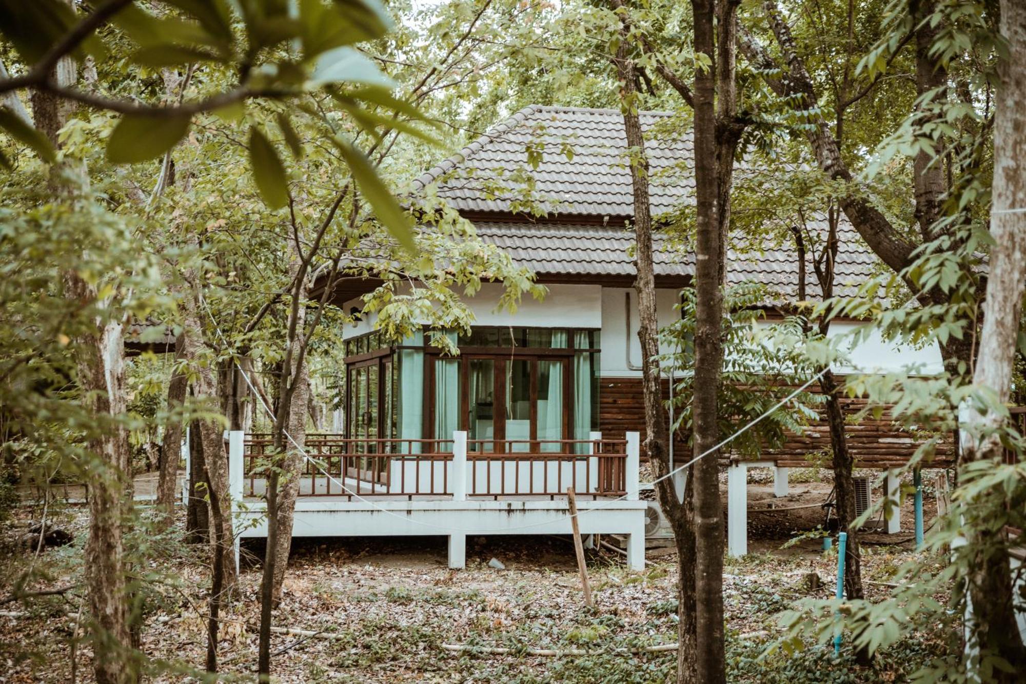 Tak Andaman Resort & Hotel Exterior photo