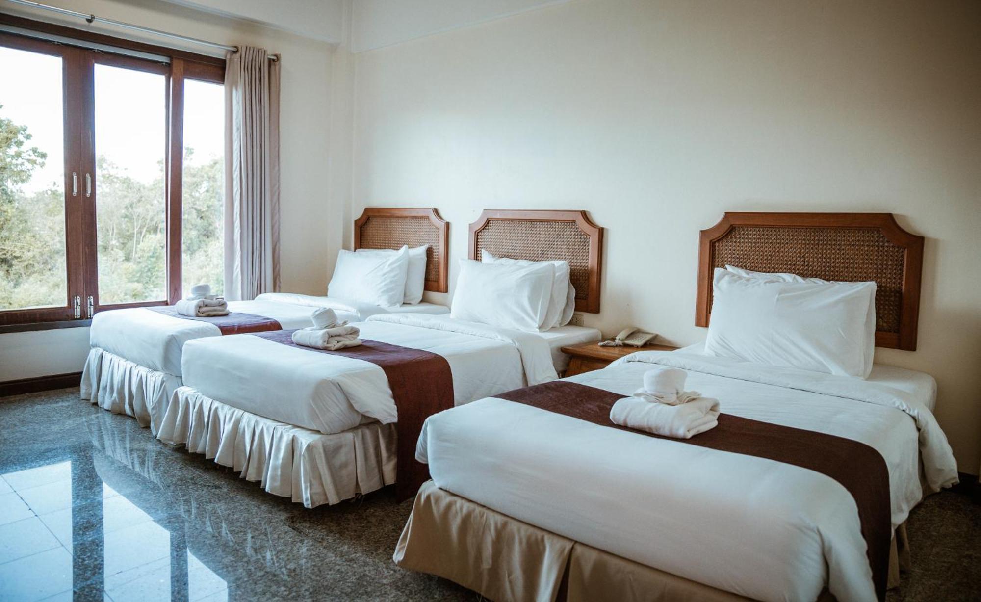 Tak Andaman Resort & Hotel Exterior photo