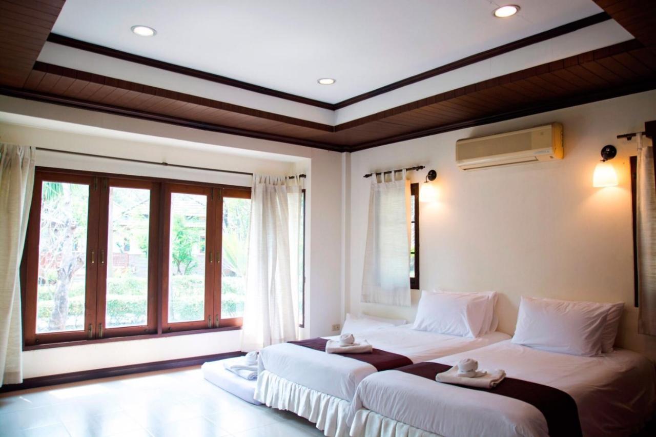 Tak Andaman Resort & Hotel Exterior photo